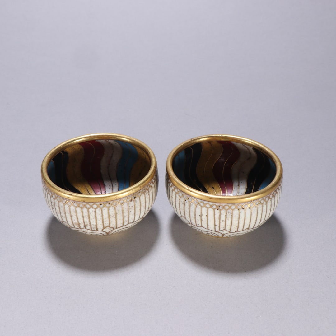 A copper-gilt cloisonne cup from the Qing Dynasty: Qing Dynasty copper-gilt cloisonne cup Size:H:4.4cm W:7cm W:0.34kg (The Dimensions Of All Batches Are Manually Measured.If You Need More Detailed Information, Please Contact Our Customer Service Befor