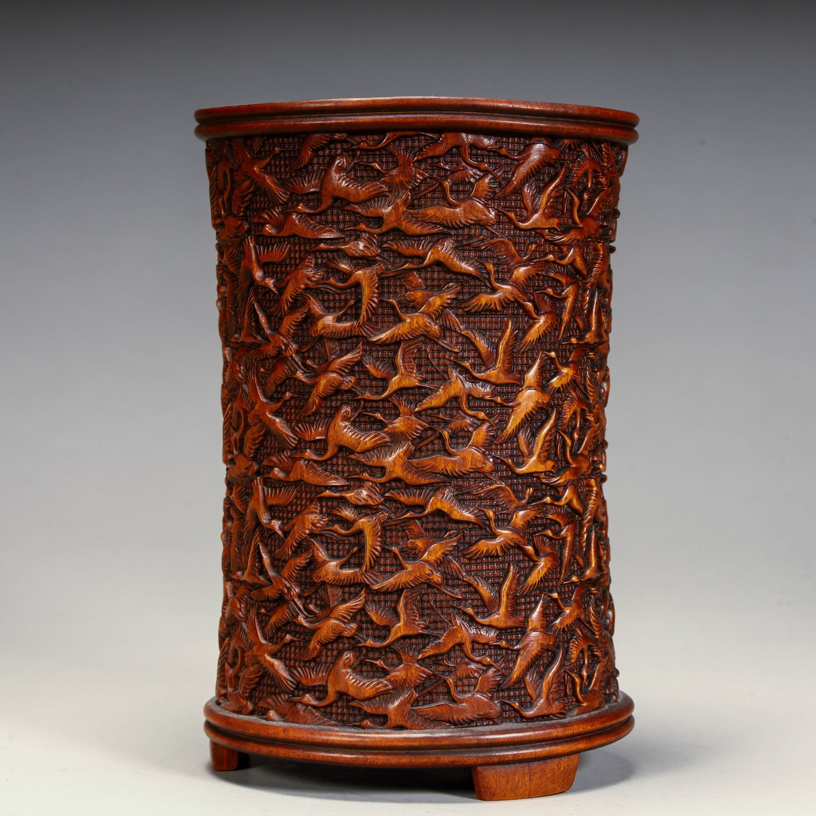 A boxwood carving crane pattern pen holder of the Qing Dynasty: Qing Dynasty boxwood carving hundred crane pattern pen holder Size: H:13cm L: 8.5cm W:7cm W:224g (The Dimensions Of All Batches Are Manually Measured.If You Need More Detailed Information, Please Cont