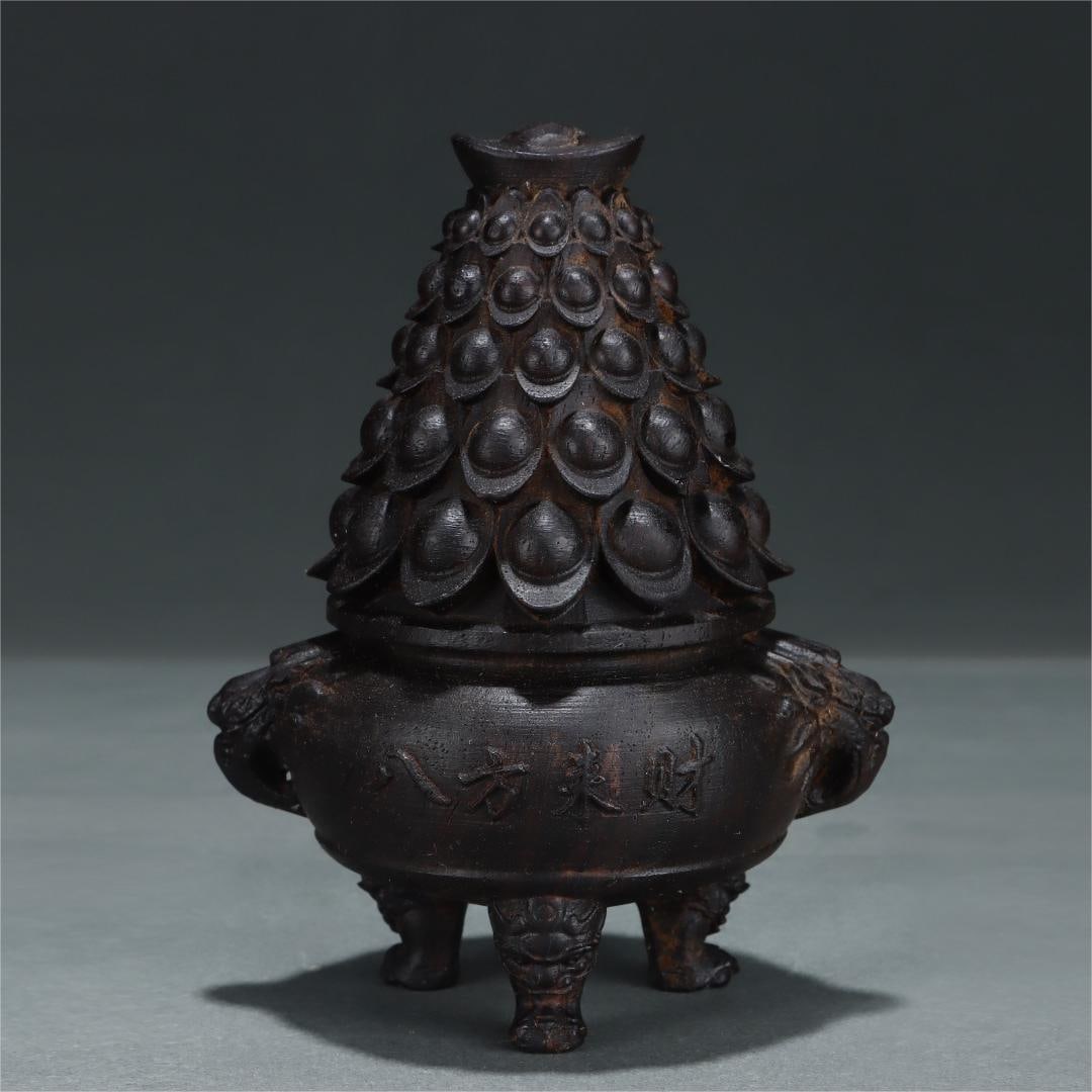 A beautiful oud cornucopia: Exquisite agarwood cornucopia Size:L:14cm W:11cm H:17.3cm (The Dimensions Of All Batches Are Manually Measured.If You Need More Detailed Information, Please Contact Our Customer Service Before Bidding