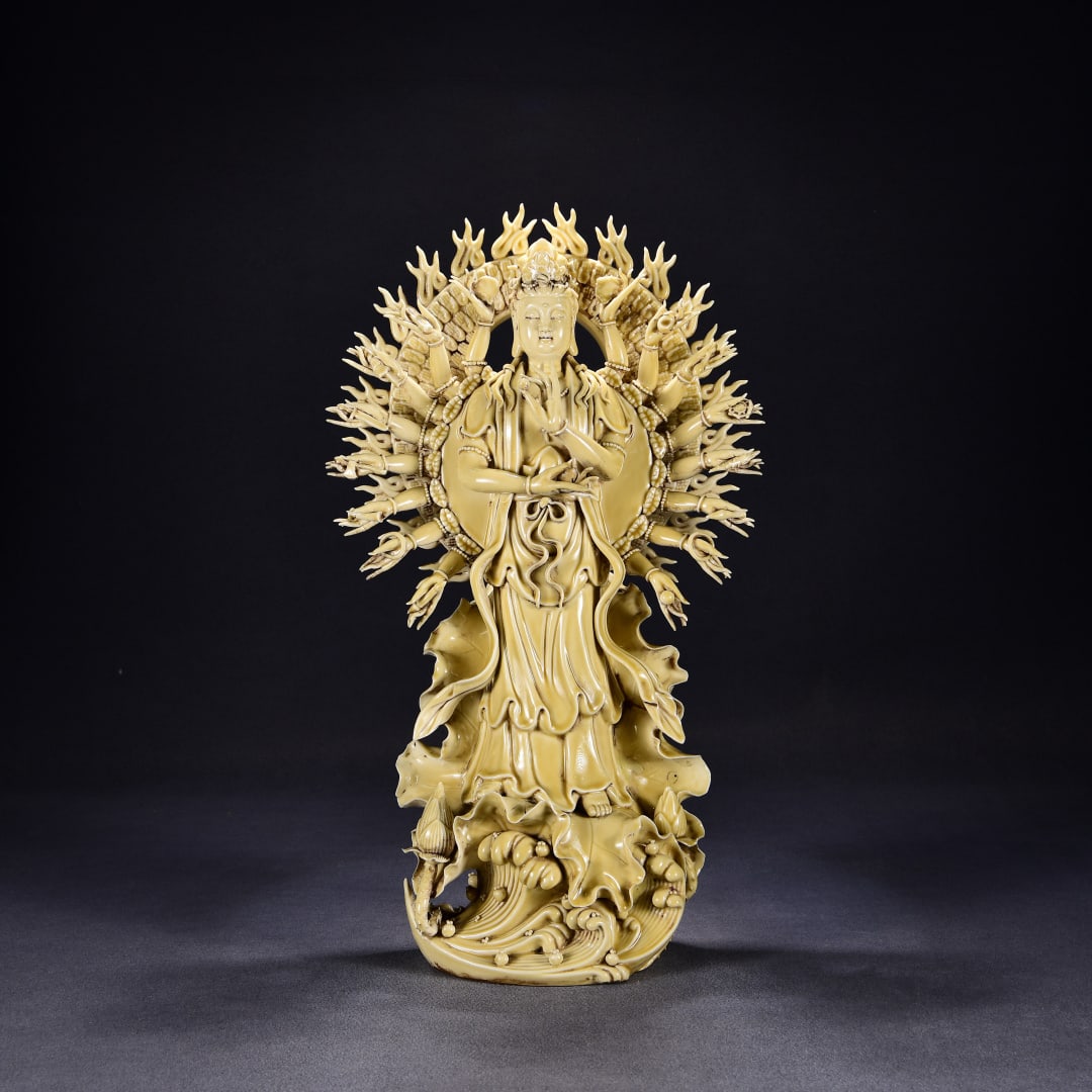 A thousand-handed Guanyin of the Ming Dynasty's He Chaozong's knowledge of virtue and transformation: Ming Dynasty He Chaozong's knowledge of virtue and kiln thousand-handed Guanyin Size:H:63cm W:36cm (The Dimensions Of All Batches Are Manually Measured.If You Need More Detailed Information, Please