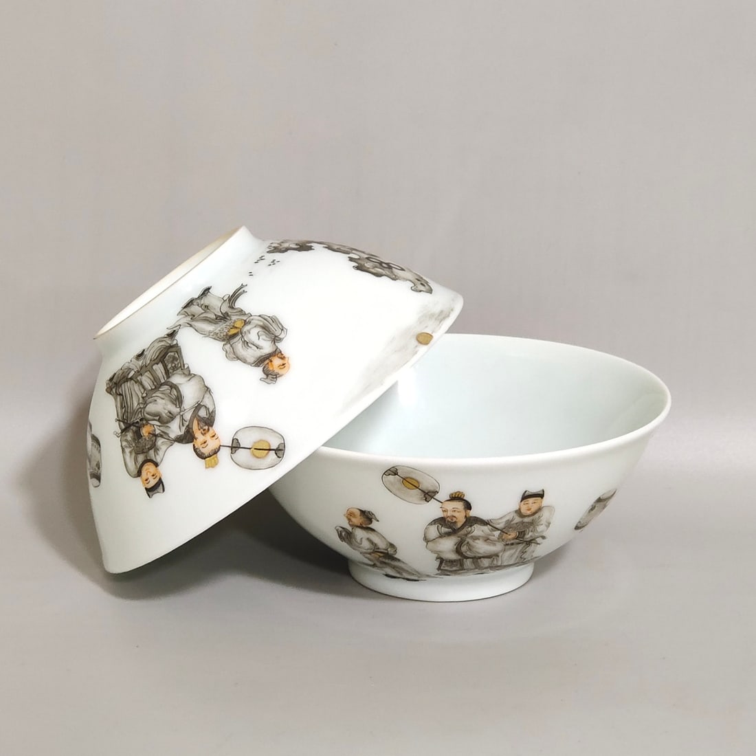 A Qing Dynasty ink color character story inscribed poetry cup (1 of 9)