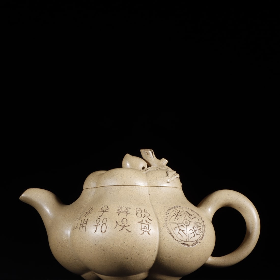 A SCO plum purple clay pot from the Republic of China period: The SCO plum purple clay pot during the Republic of China Size:H:11.2x20cm (The Dimensions Of All Batches Are Manually Measured.If You Need More Detailed Information, Please Contact Our Customer