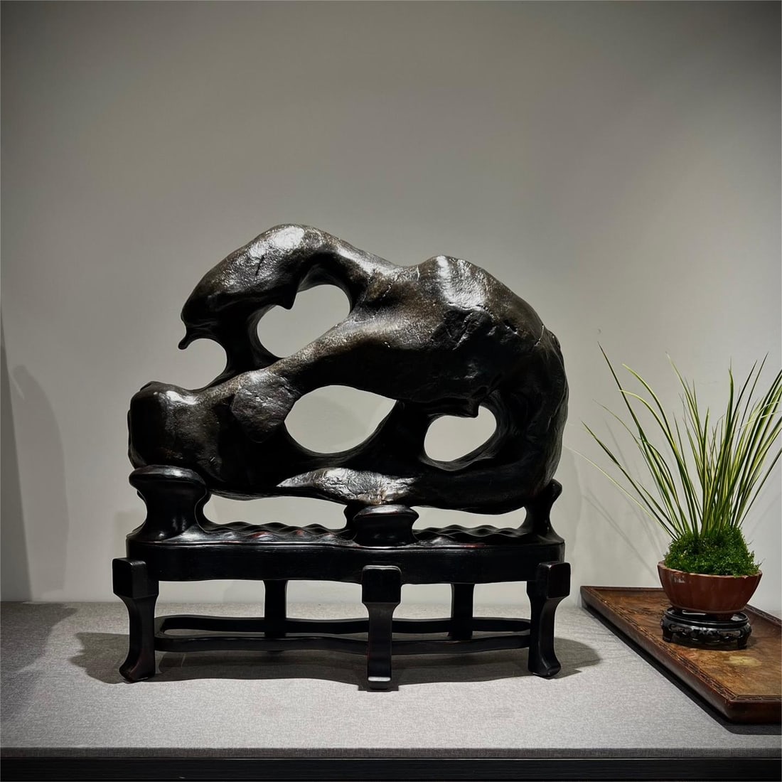 A piece of exquisite Taihu stone: Exquisite Taihu Lake stone Size:H:46cm W:48cm T:18cm (The Dimensions Of All Batches Are Manually Measured.If You Need More Detailed Information, Please Contact Our Customer Service Before Bidding.)