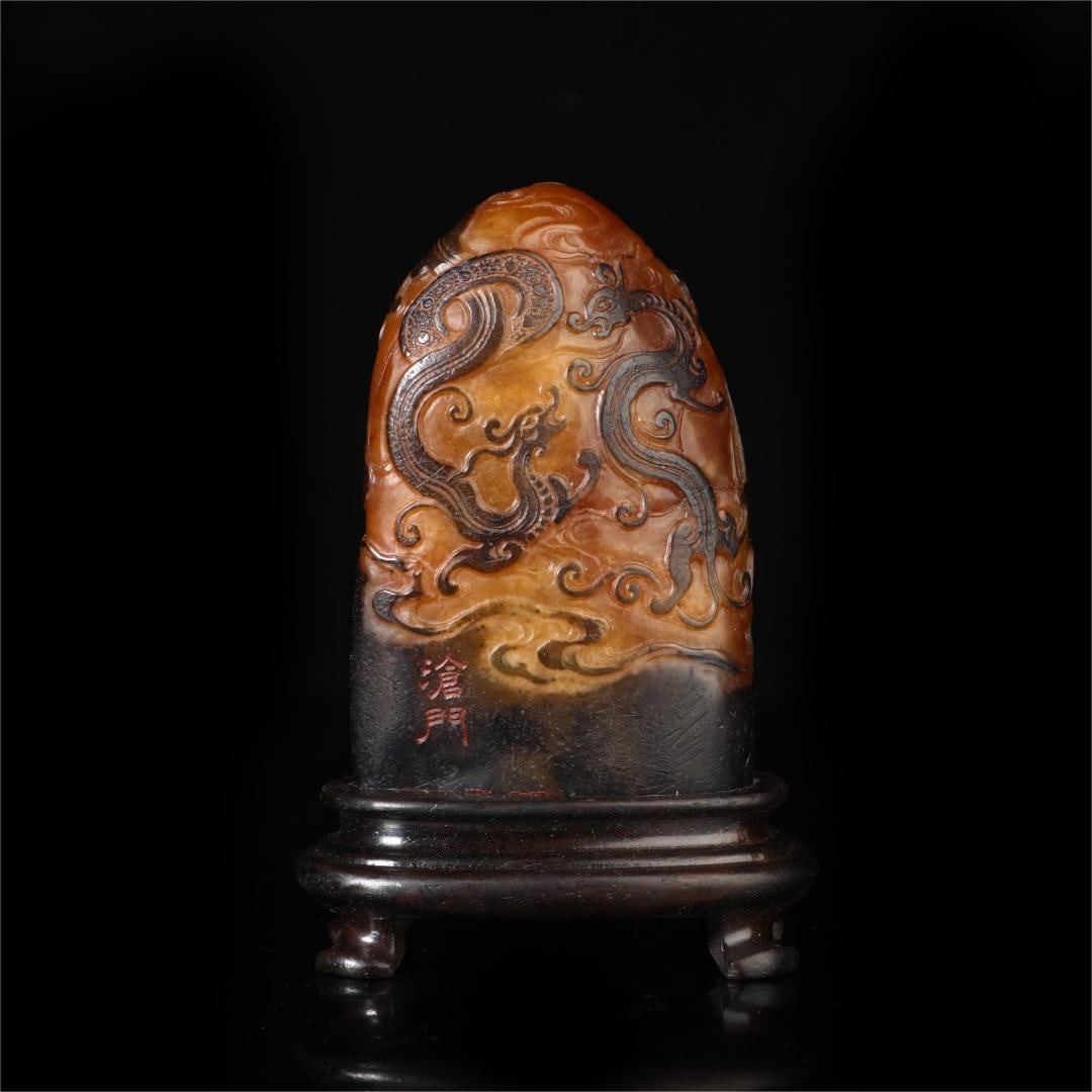 A beautiful Shoushan stone crow skin field yellow ornament: Exquisite Shoushan stone crow skin field yellow ornament Size:H:8.5cm W:5cm W:204g (The Dimensions Of All Batches Are Manually Measured.If You Need More Detailed Information, Please Contact Our