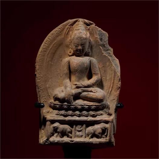 A beautiful Ajun Buddha rubbing: Exquisite Ajun Buddha rubbing Size:11.5x7.5cm (The Dimensions Of All Batches Are Manually Measured.If You Need More Detailed Information, Please Contact Our Customer Service Before Bidding.)