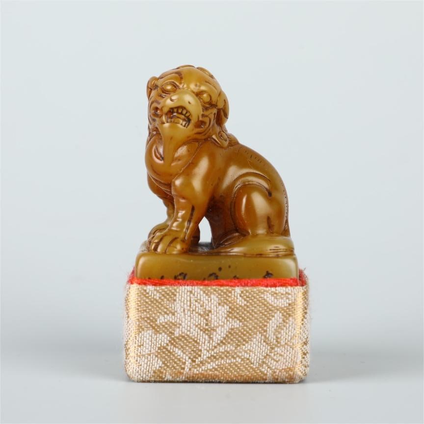 A beautiful Shoushan Tianggu beast seal: Exquisite Shoushan Tian Huang Ancient Beast Seal Size:H:5.5cm W:3cm W:0.072kg (The Dimensions Of All Batches Are Manually Measured.If You Need More Detailed Information, Please Contact Our Customer Se