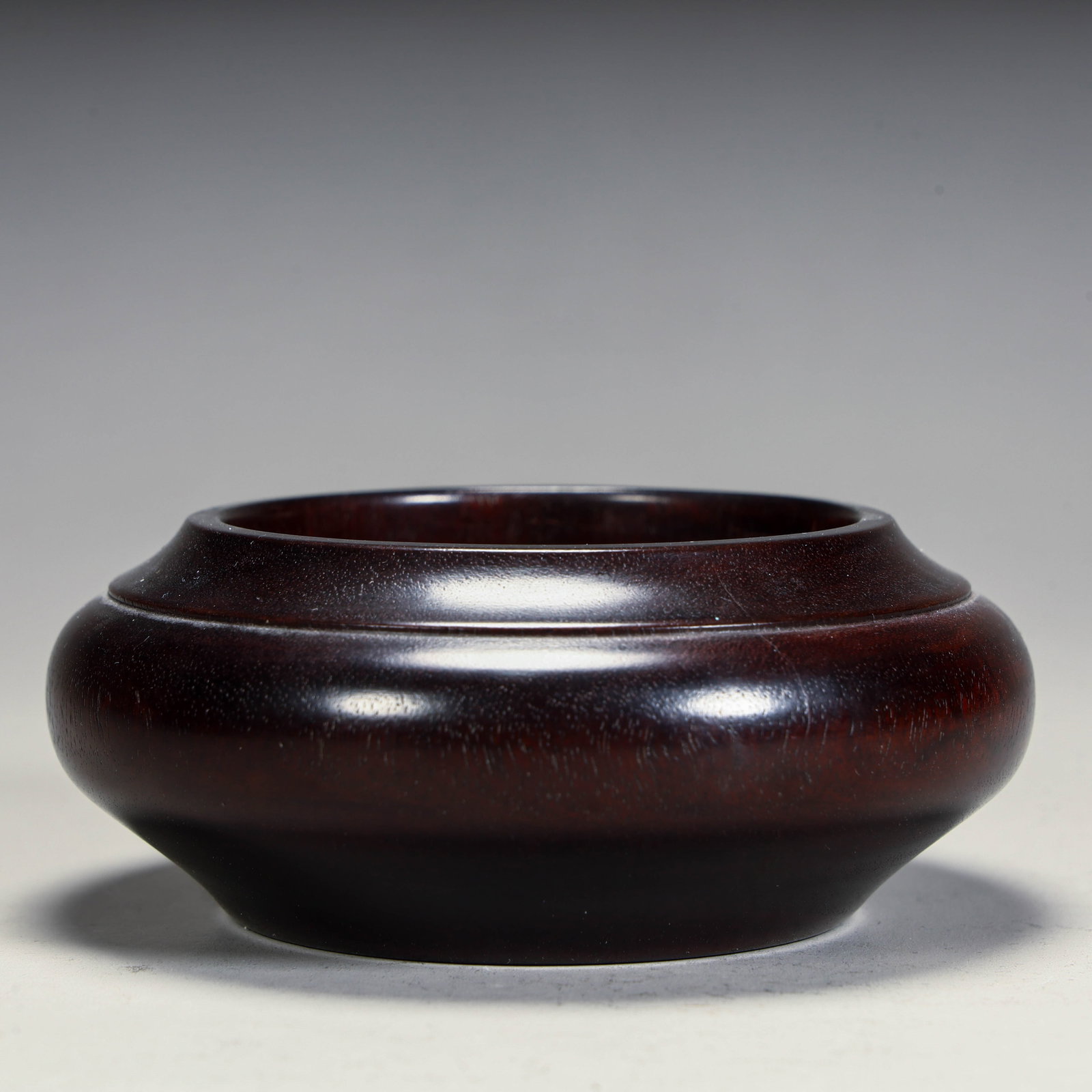 A rosewood water bowl from the Qing Dynasty: The rosewood water bowl of the Qing Dynasty Size: H:4.5cm L: 10.5cm W:10.5cm W:153g (The Dimensions Of All Batches Are Manually Measured.If You Need More Detailed Information, Please Contact Our Custo