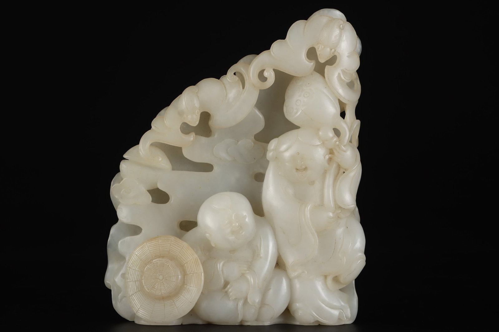 A beautiful Hetian jade ornament (1 of 9)