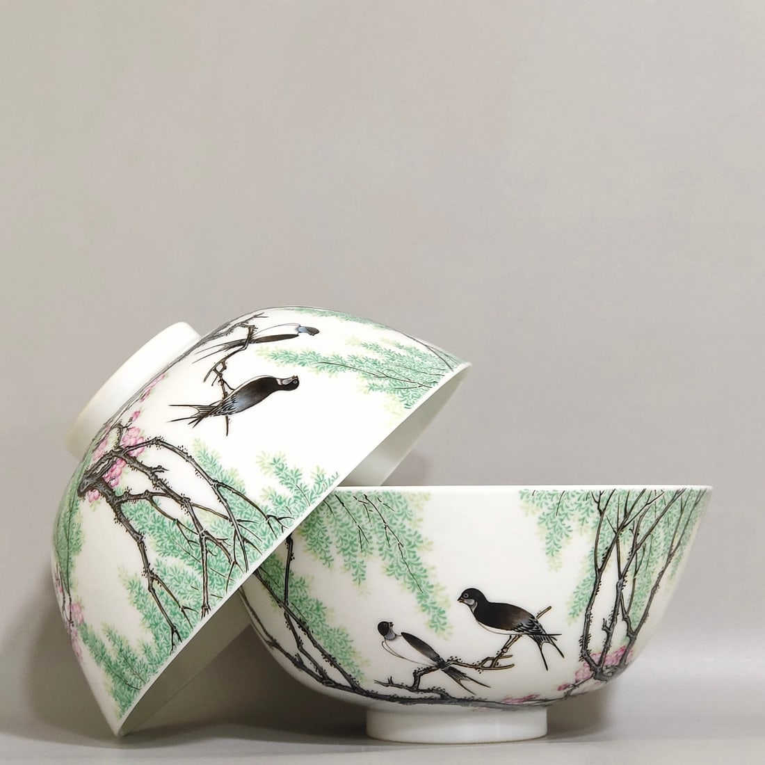 A Qing Dynasty enamel colorful apricot forest spring swallow inscribed poem thin tire bowl: Qing Dynasty enamel colorful apricot forest spring swallow inscription poem thin tire bowl Size:H:6.3cm Calibre:13.2cm (The Dimensions Of All Batches Are Manually Measured.If You Need More Detailed In