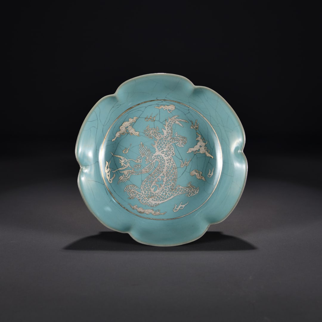 A azure glazed foot silver painted cloud dragon pattern sunflower mouth plate of the Ru kiln: Ru kiln's azure glazed foot silver painted cloud dragon pattern sunflower mouth plate Size:H:5x17cm (The Dimensions Of All Batches Are Manually Measured.If You Need More Detailed Information, Please C