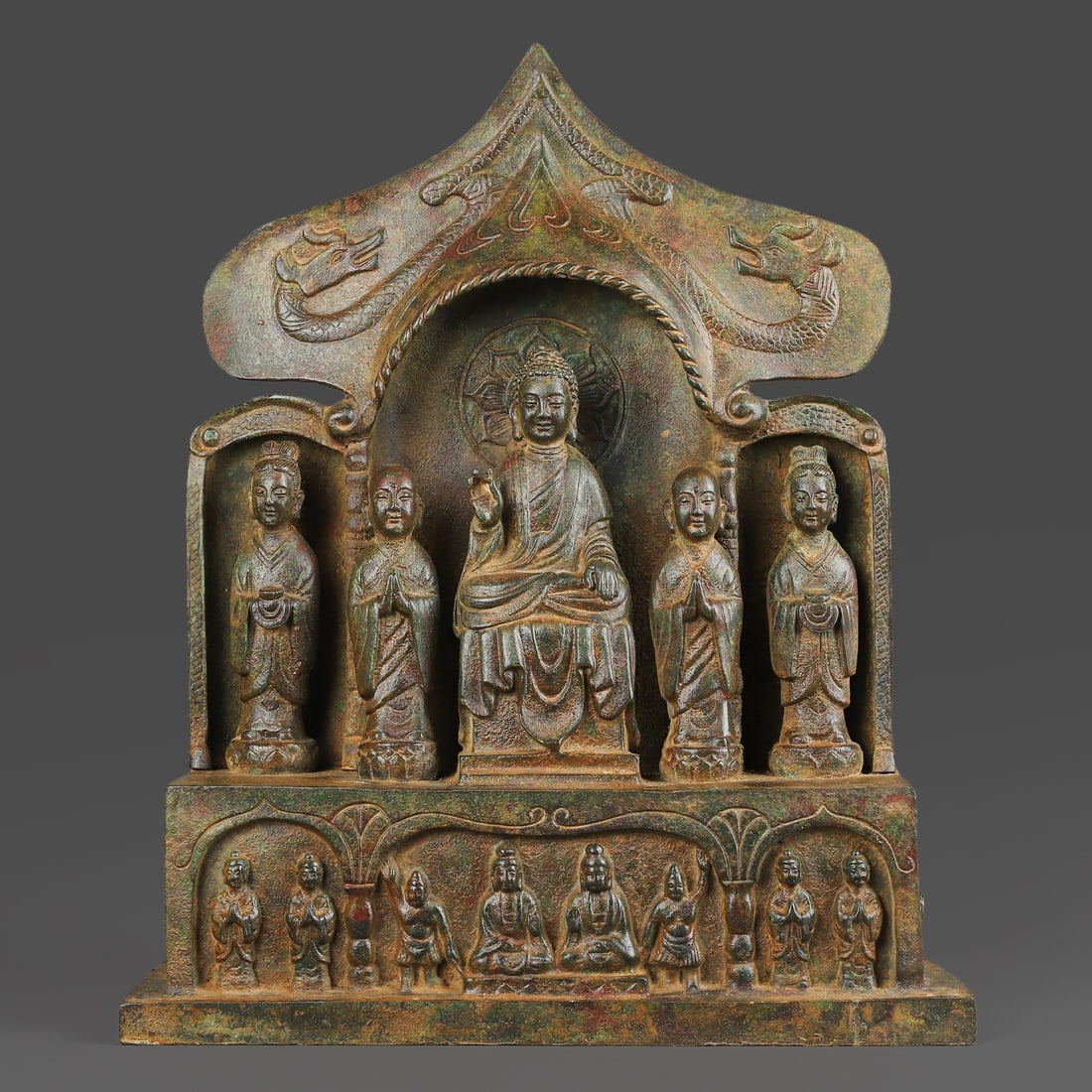 A bronze Buddha statue from the Northern Wei Dynasty: Bronze Buddha statue from the Northern Wei Dynasty Size:L:32.5cm W:11cm H:37cm W:7.25kg (The Dimensions Of All Batches Are Manually Measured.If You Need More Detailed Information, Please Contact Our C