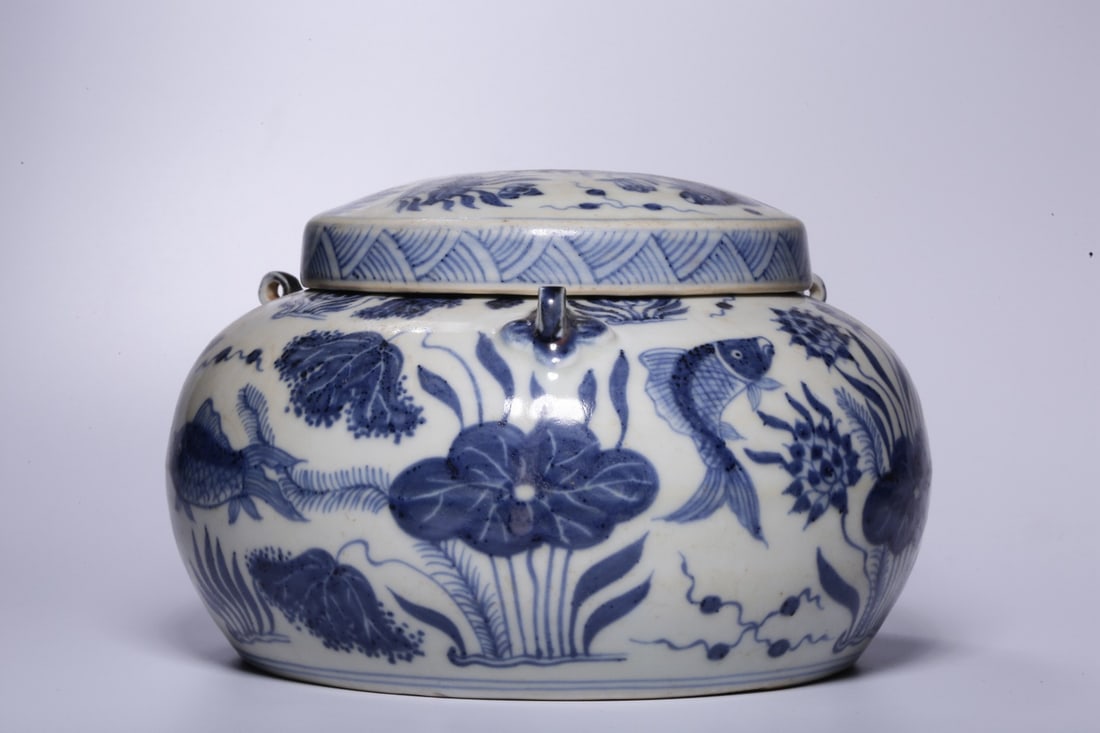 A Ming Dynasty mackerel algae pattern lid jar - 3