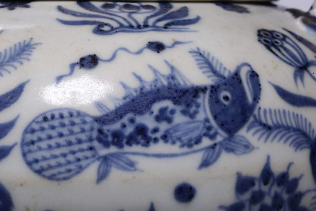 A Ming Dynasty mackerel algae pattern lid jar - 4