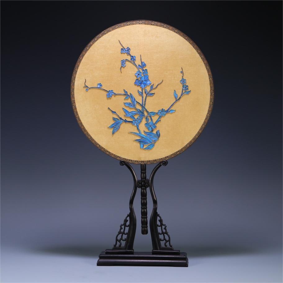 A silk book of the Qing Dynasty with emerald plum blossom fan: The silk book of the Qing Dynasty dotted the emerald plum blossom fan Size:48x32cm (The Dimensions Of All Batches Are Manually Measured.If You Need More Detailed Information, Please Contact Our Custom