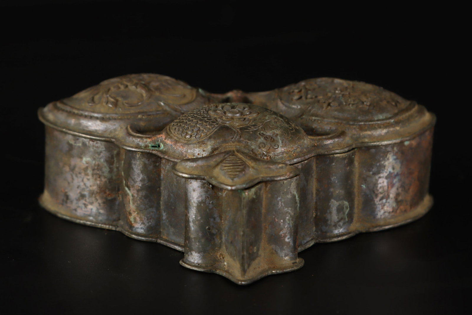 A beautiful small compact box - 6