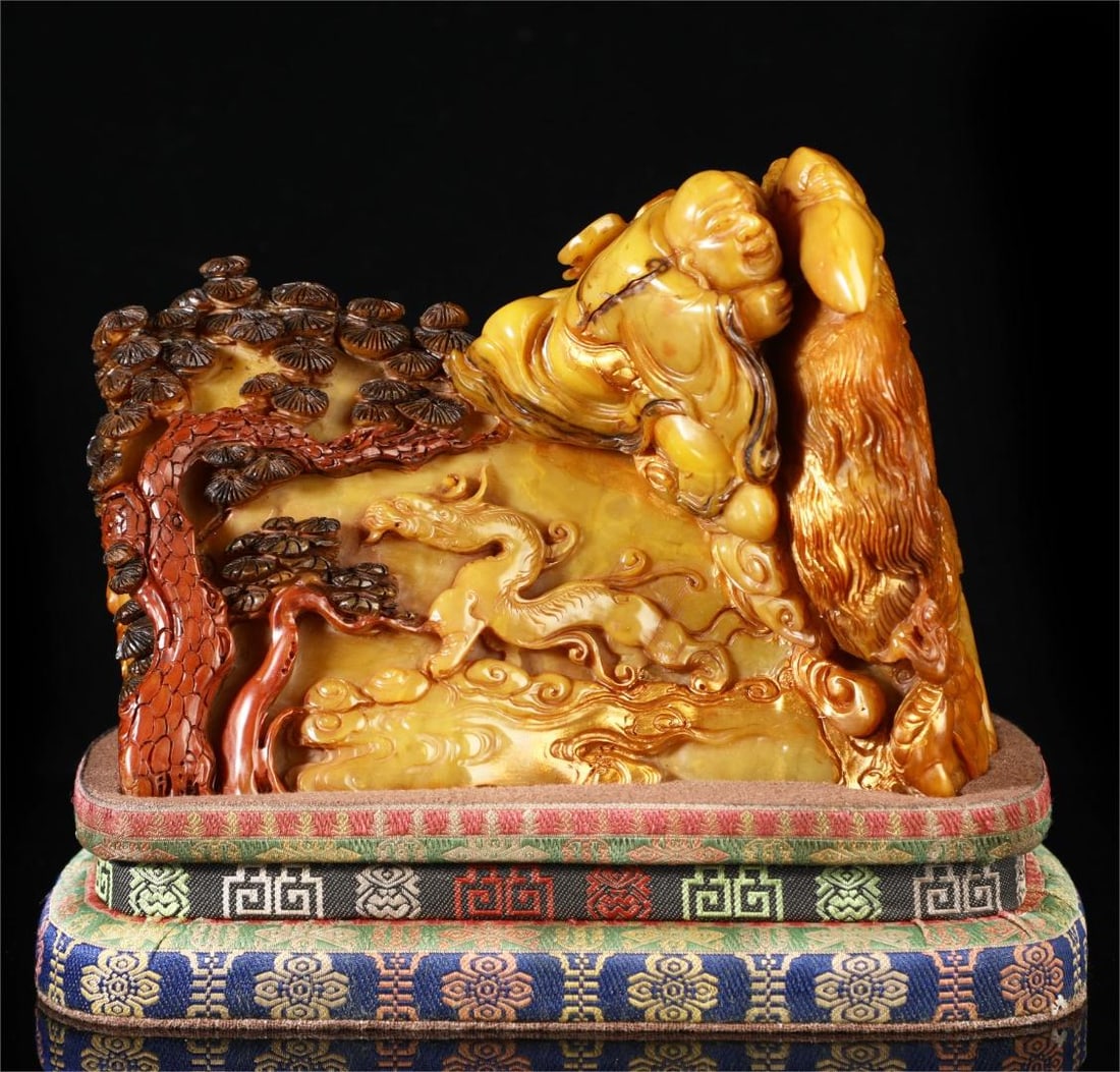 A Qing Dynasty Shoushan Tian Huang Shangjun ornament: Qing Dynasty Shoushan Tian Huang Shangjun ornament Size:H:8cm W:9.5cm W:0.312kg (The Dimensions Of All Batches Are Manually Measured.If You Need More Detailed Information, Please Contact Our Customer 