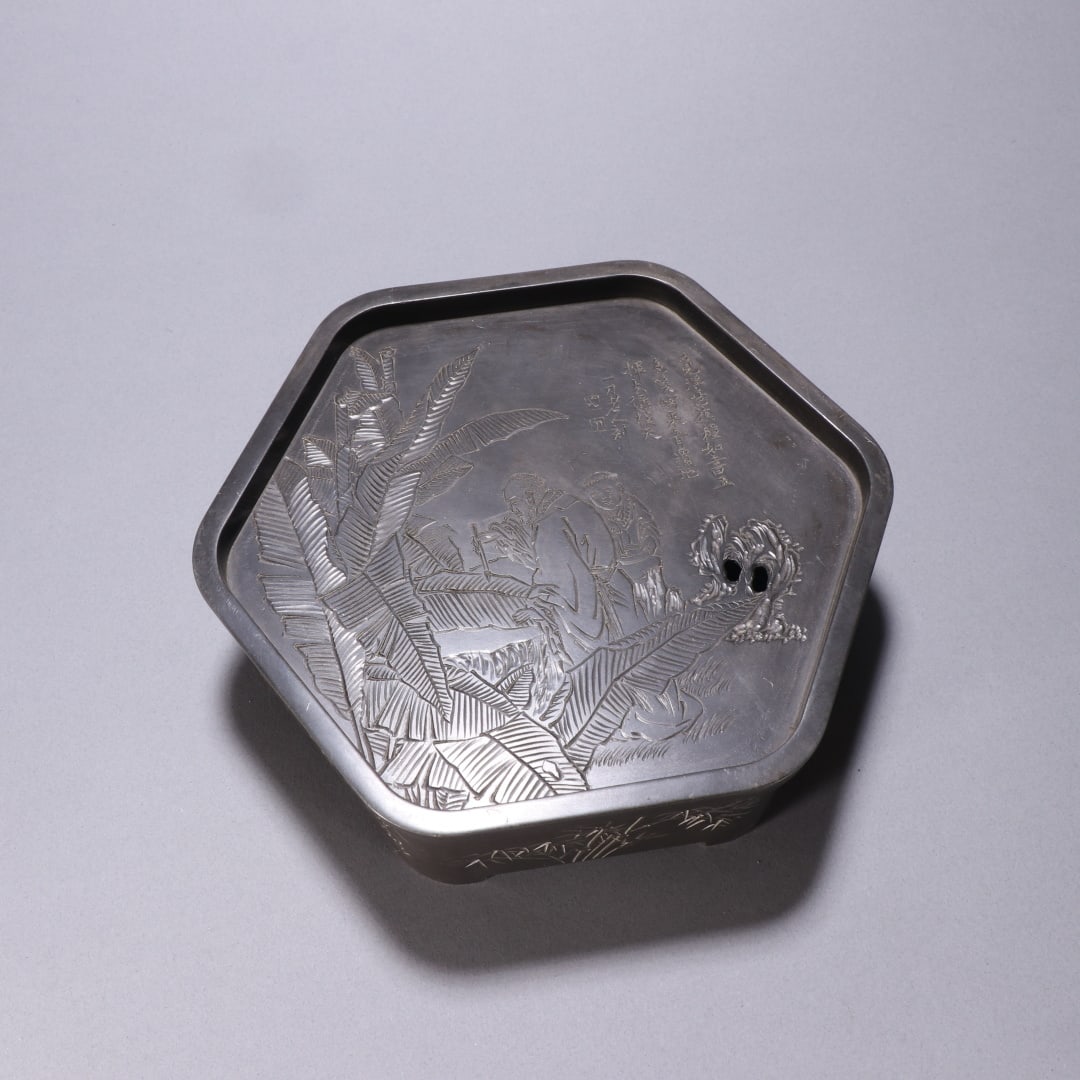 A beautiful tin carved character story pot: Exquisite tin carved character story pot inheritance Size:H:5.7cm W:17.7cm W:1.6566kg (The Dimensions Of All Batches Are Manually Measured.If You Need More Detailed Information, Please Contact Our