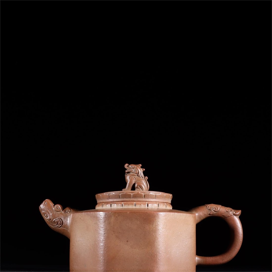 A Qing Dynasty megatron Bafang purple clay pot: The Qing Dynasty's Mighty Bafang Purple Clay Pot Size:H:10.8x20.2cm (The Dimensions Of All Batches Are Manually Measured.If You Need More Detailed Information, Please Contact Our Customer Service
