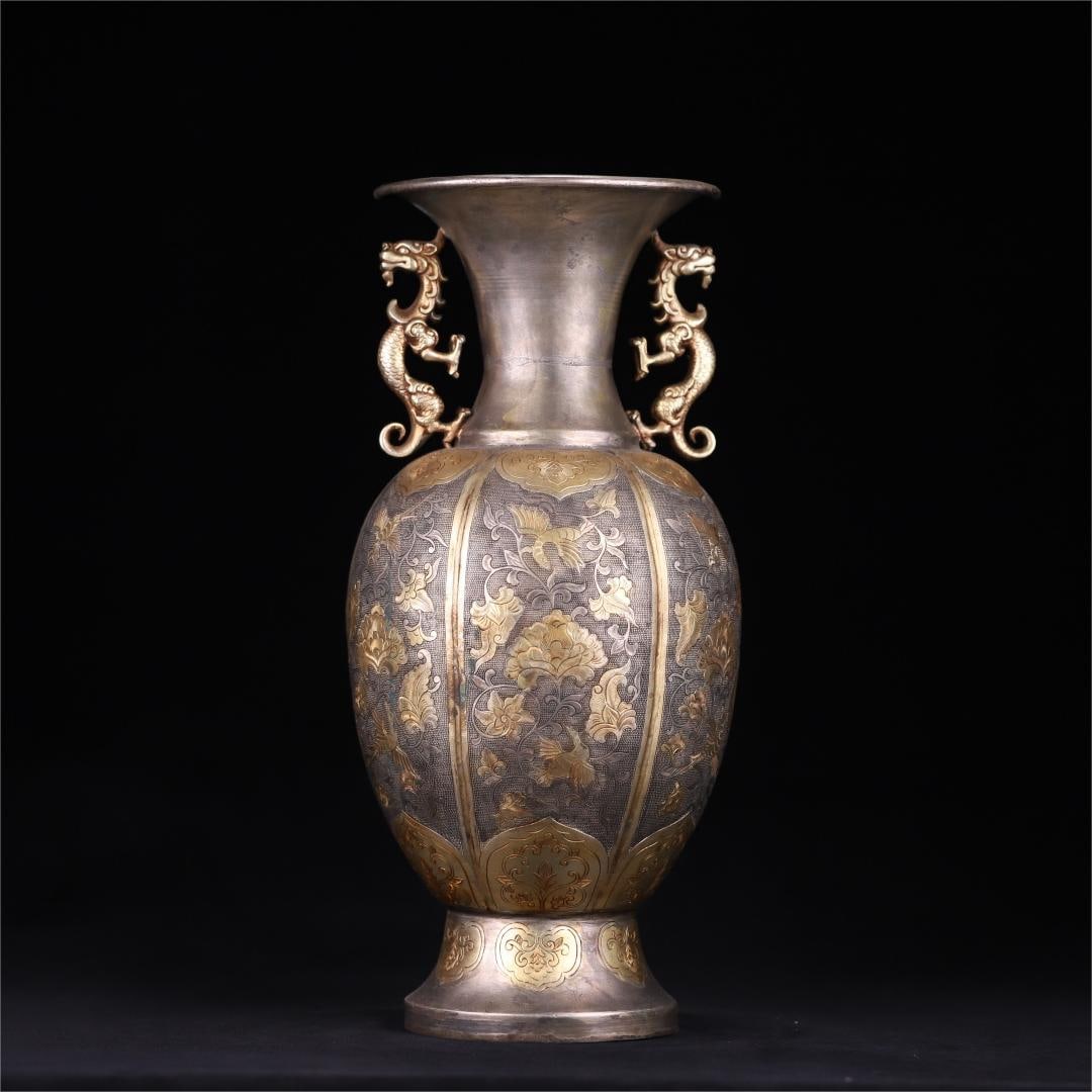 A silver-gilt double dragon ear appreciation bottle from the Tang Dynasty (1 of 10)