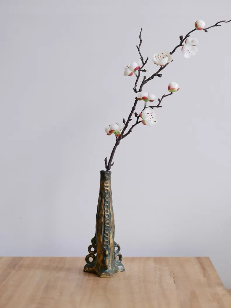 A fine copper vase - 2