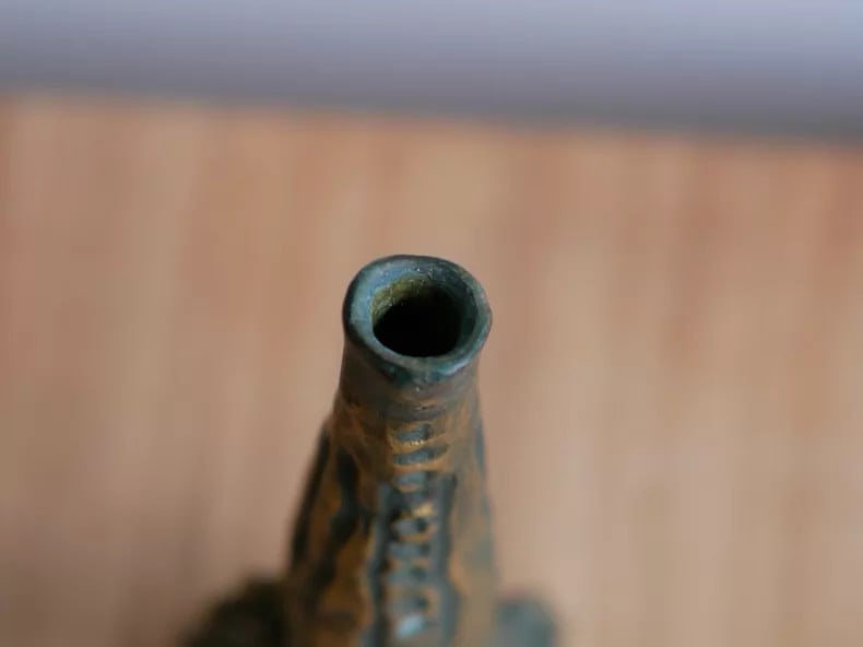 A fine copper vase - 7