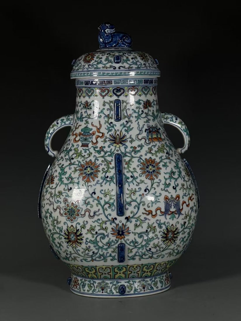 A Qianlong year of the Qing Dynasty Doucai beast button amphora cap bottle (1 of 9)