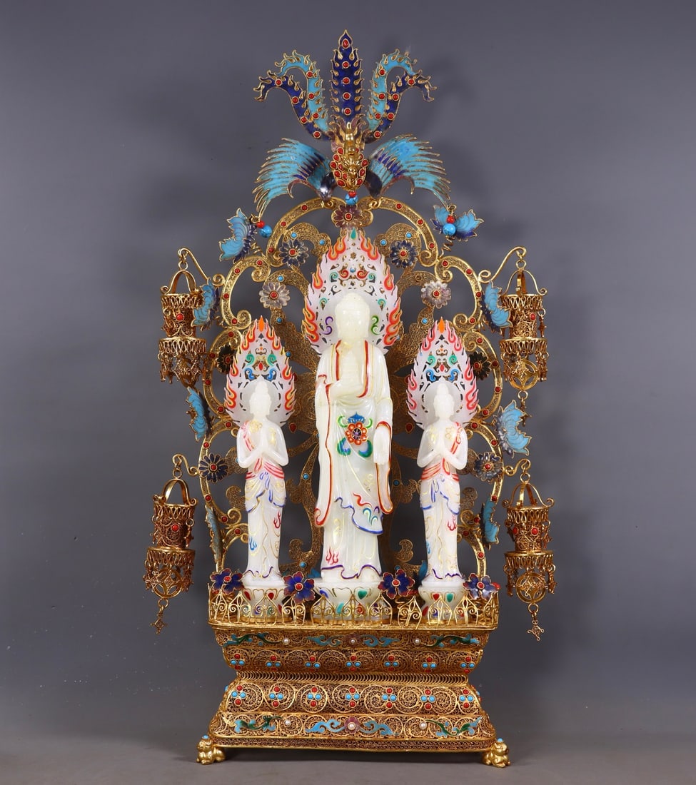 A set of filigree gilt inlaid Hetian jade gilt painted Buddha statues of the Qing Dynasty (1 of 9)