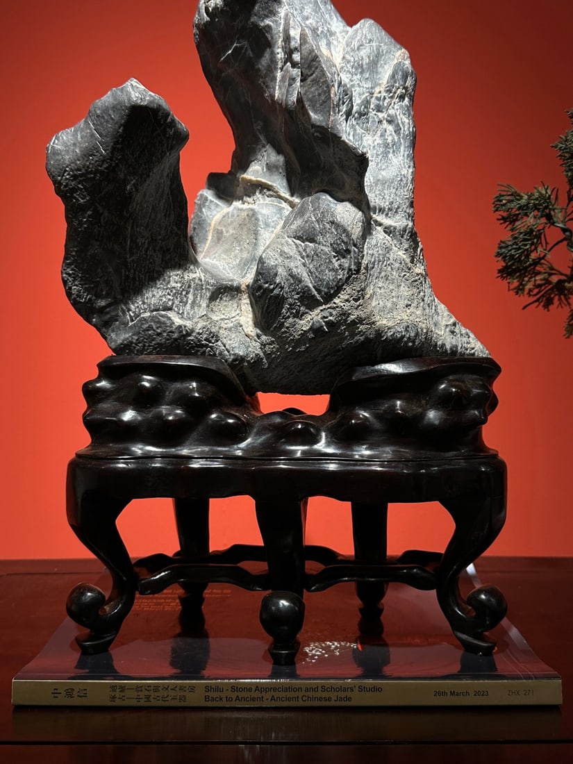 A beautiful Lingbi stone study - 4