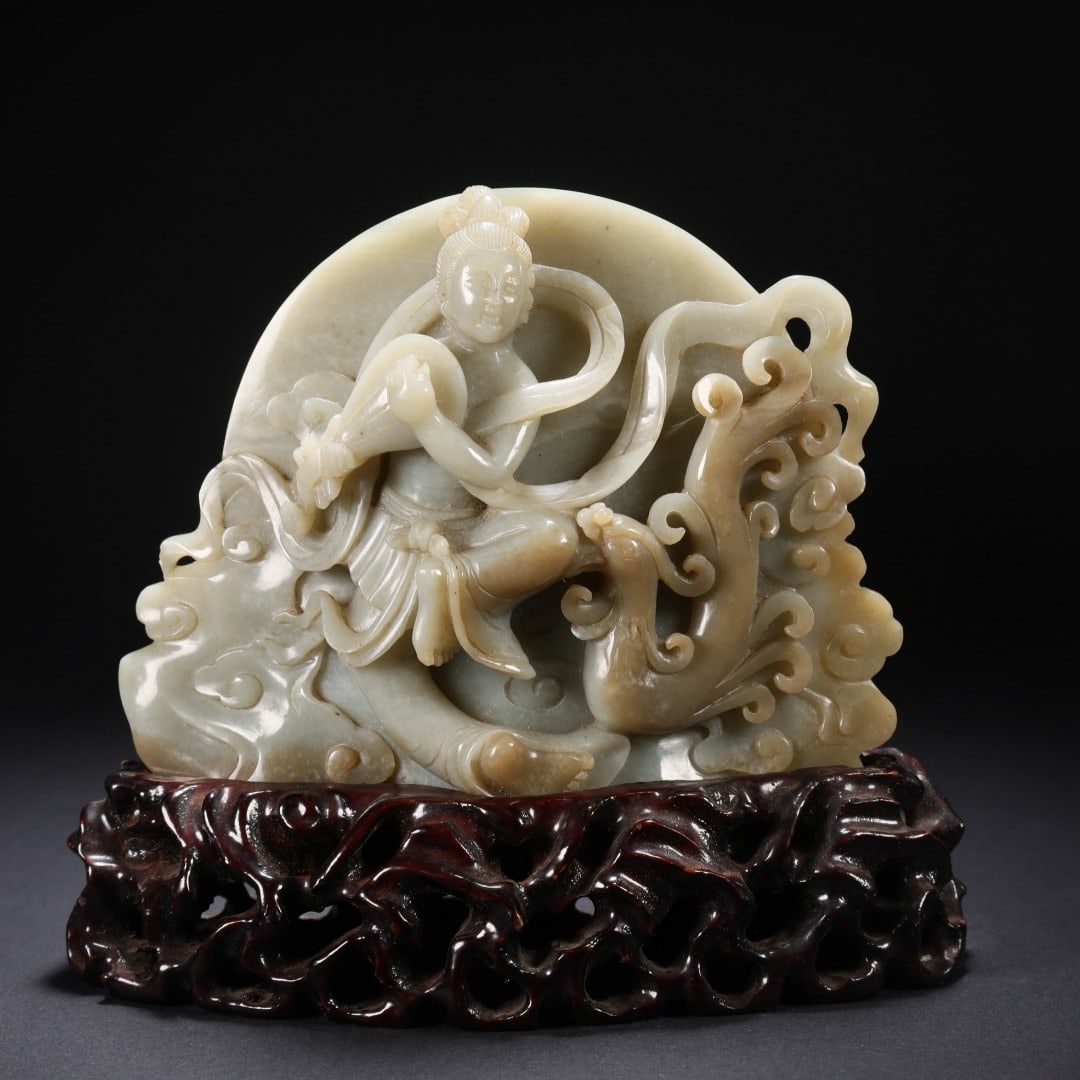 A Qing Dynasty Hetian jade wooden support on the Qianlong year blowing Xiao Yinfeng ornament (1 of 9)
