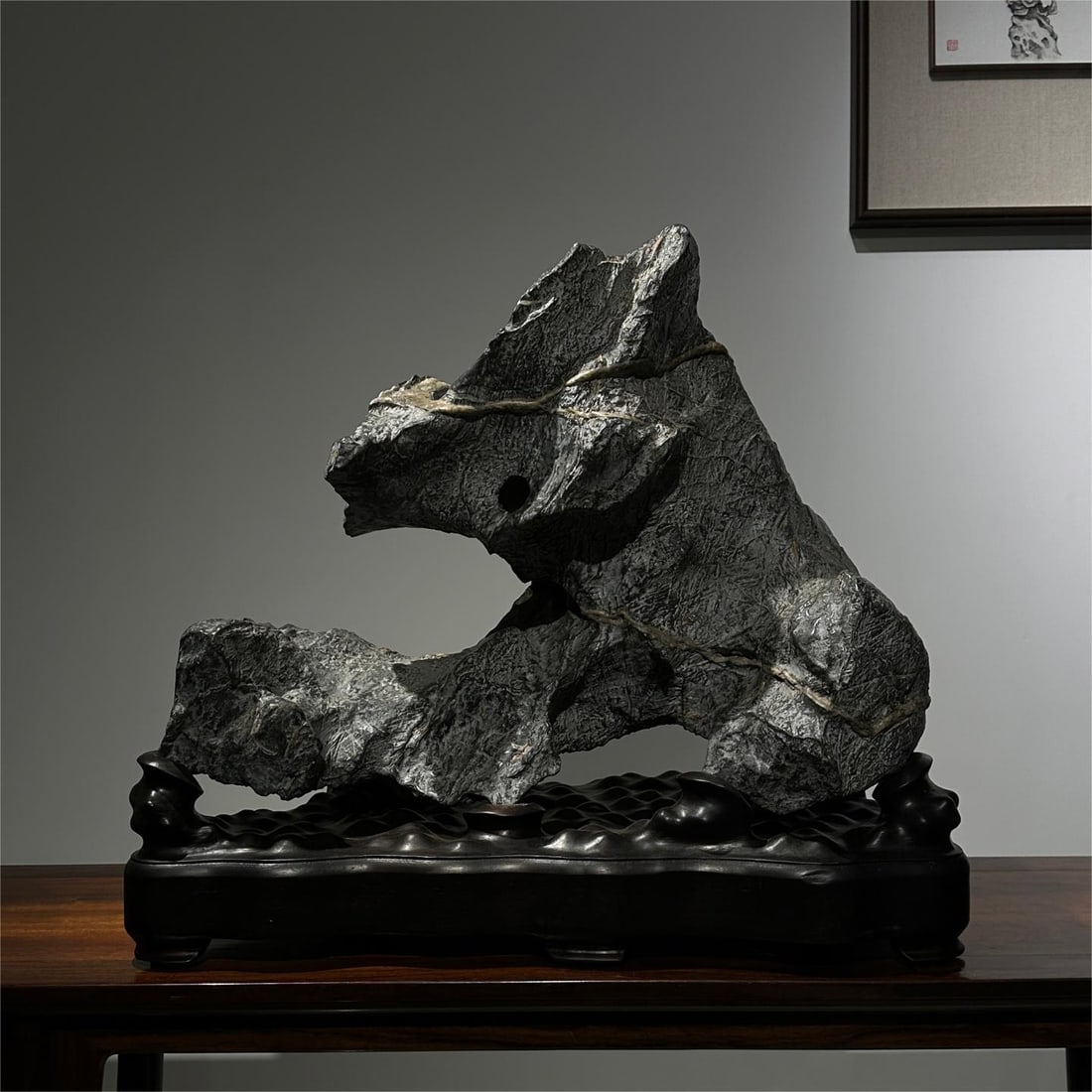 A fine Lingbi stone: Exquisite Lingbi stone Size:L:66cm H:56cm T:36cm (The Dimensions Of All Batches Are Manually Measured.If You Need More Detailed Information, Please Contact Our Customer Service Before Bidding.)