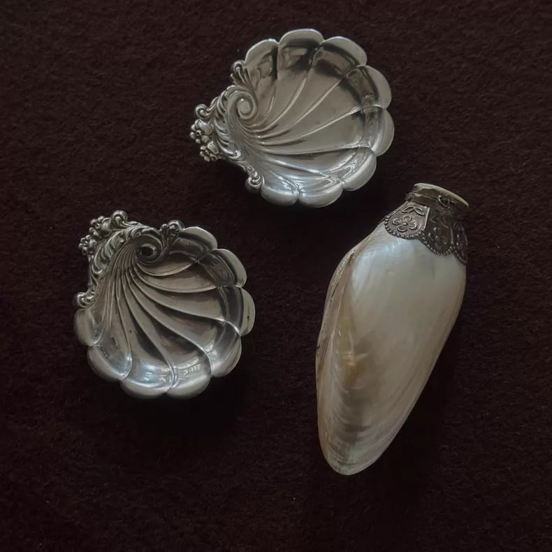 A European Victorian fritillary incense box sterling silver shell plate (1 of 9)
