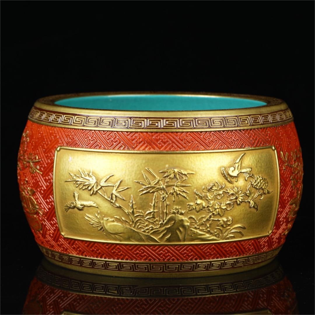 A relief of the Qing Dynasty with gold-painted flowers and birds: The relief of the Qing Dynasty is gold-painted with flowers and birds Size:H:9cm W:16cm (The Dimensions Of All Batches Are Manually Measured.If You Need More Detailed Information, Please Contact Our C