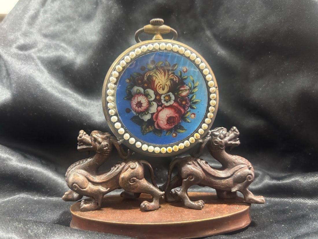 A beautiful Bagua pattern clock - 2