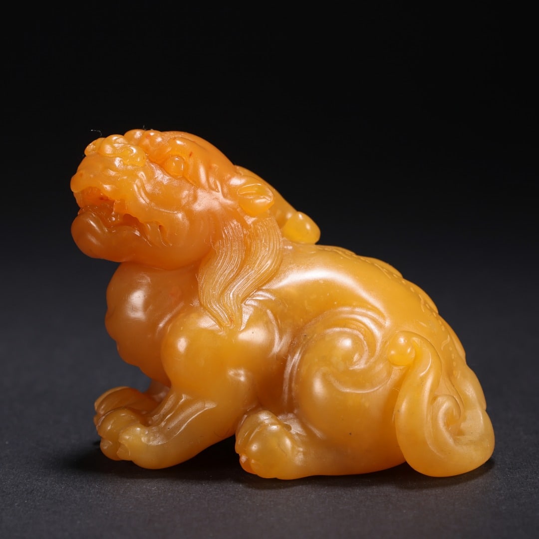 A piece of Tian Huangshi from the Qing Dynasty stretched out his head to the auspicious beast: Tian Huangshi of the Qing Dynasty stretched out his head to the auspicious beast Size:6.6x4.6x5.2cm W:0.138kg (The Dimensions Of All Batches Are Manually Measured.If You Need More Detailed