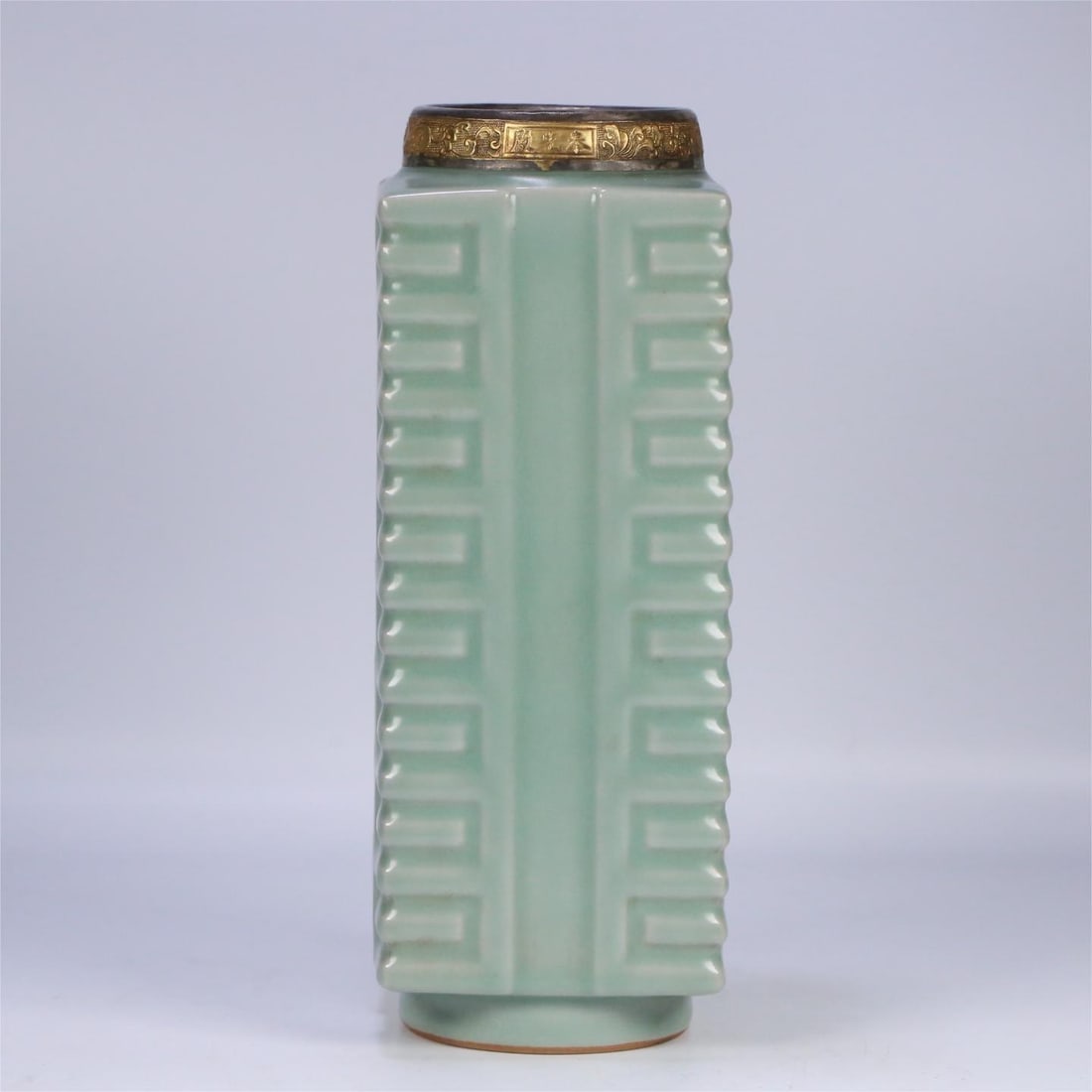 A cong-style bottle from the Longquan kiln in the Song Dynasty (1 of 9)