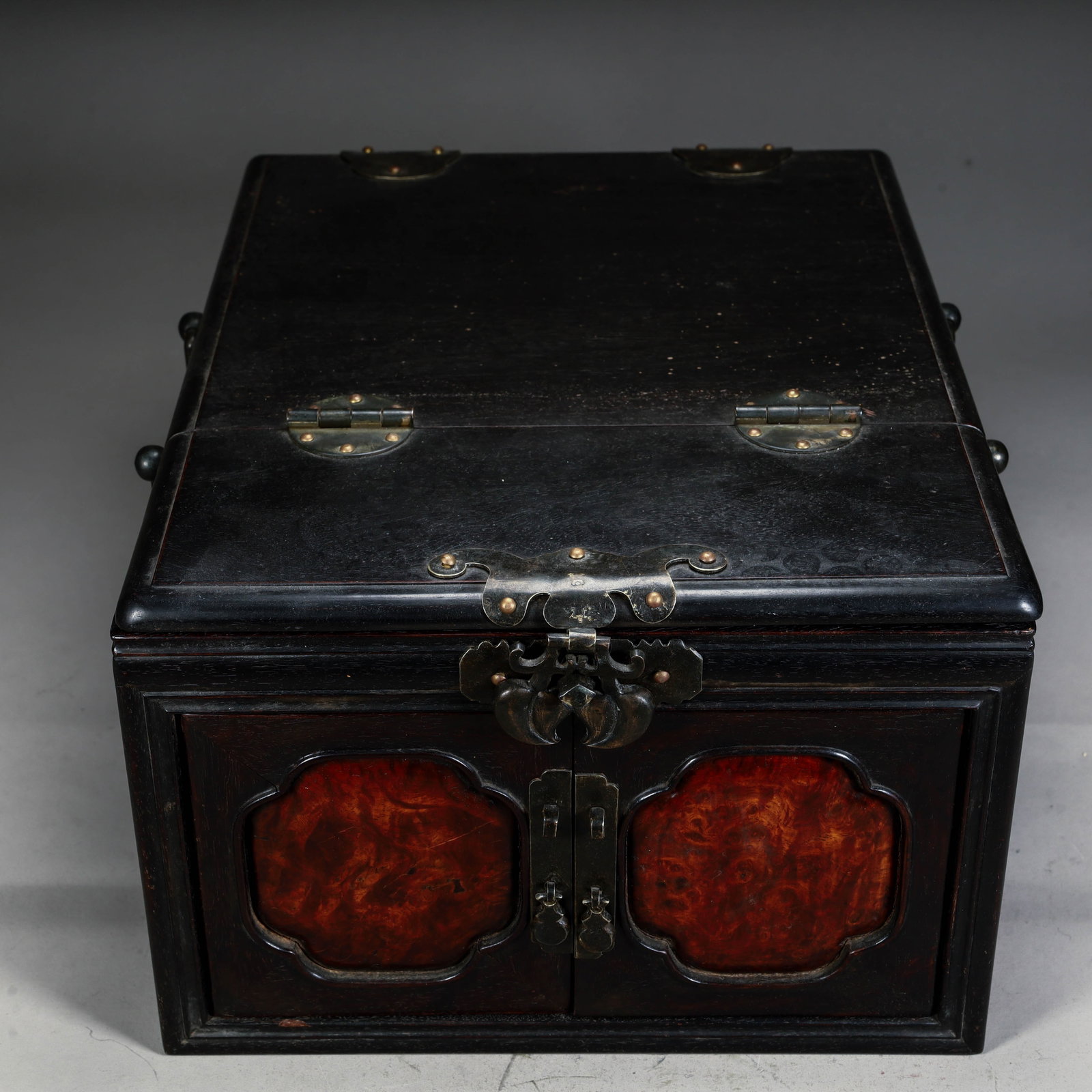 A Qing Dynasty rosewood inlaid gall jewelry box (1 of 9)
