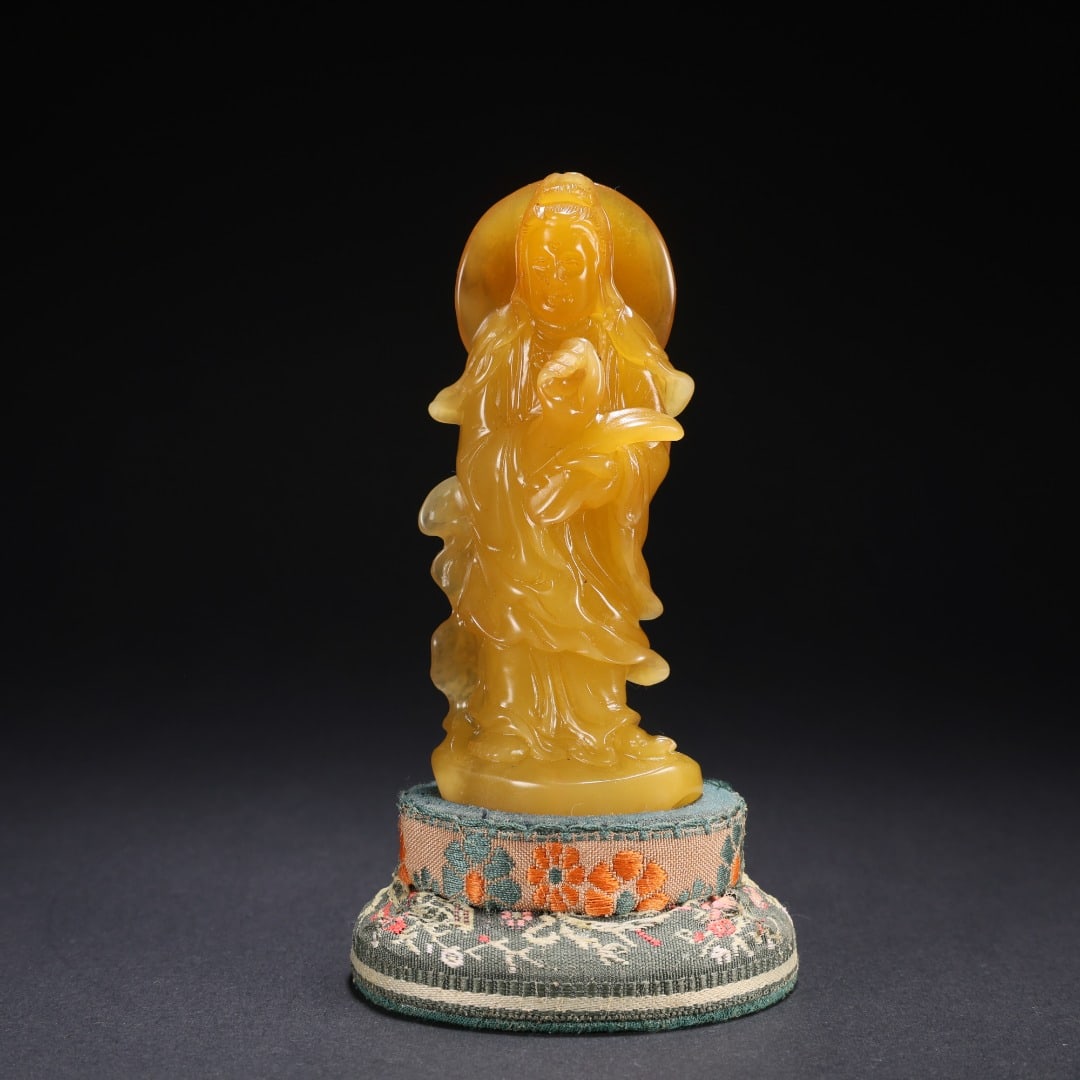 A piece of Guanyin from the Qing Dynasty: Qing Dynasty's Tianhuangshi Station Guanyin Size:4.6x2.4x10.4cm W:0.103kg (The Dimensions Of All Batches Are Manually Measured.If You Need More Detailed Information, Please Contact Our Customer Servic