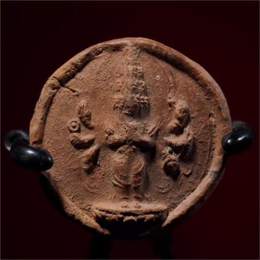 A beautiful eleven-faced thousand-handed Guanyin rub (1 of 5)