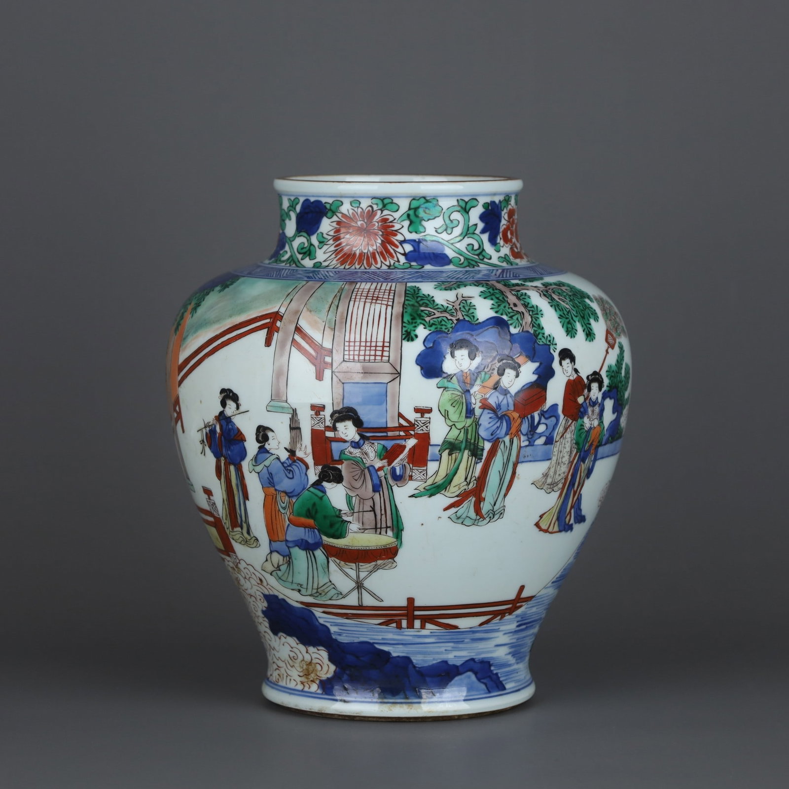 A Qing Dynasty doucai figure painting jar: A Qing dynasty doucai figure painting jar Size: H: 23.2cm Belly diameter: 21.2cm Size: H: 23.2cm Belly diameter: 21.2cm (The Dimensions Of All Batches Are Manually Measured.If You Need More Detailed I