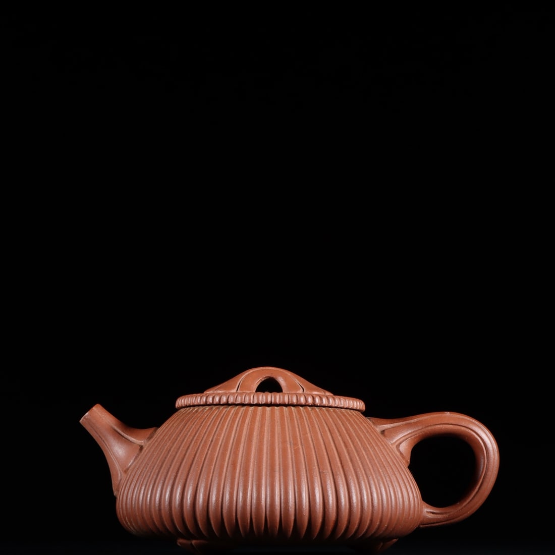 A finely crafted vein-patterned stone ladle purple clay teapot: Exquisite vein-patterned stone ladle Yixing teapot Size: H: 7.3cm 16.2cm Size: H: 7.3cm 16.2cm (The Dimensions Of All Batches Are Manually Measured.If You Need More Detailed Information, Please Contac