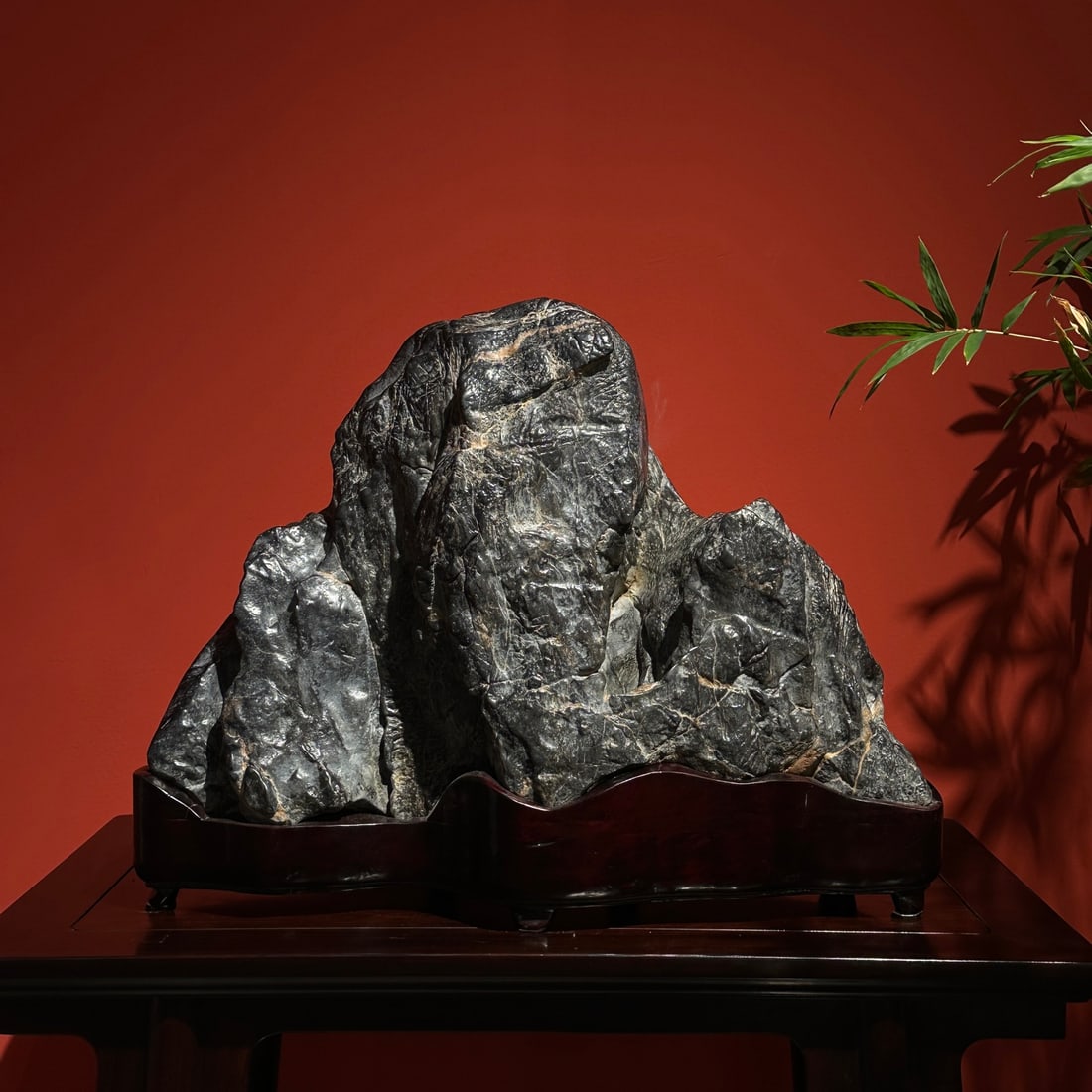 A beautiful Lingbi stone mountain: The exquisite Lingbi Stone Mountain Size: L: 52cm H: 40cm T: 28cm Size: L: 52cm H: 40cm T: 28cm (The Dimensions Of All Batches Are Manually Measured.If You Need More Detailed Information, Please