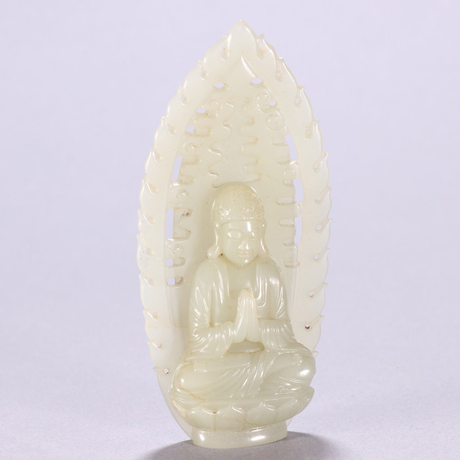 A Qing Dynasty Hetian jade statue of Shakyamuni: A Qing dynasty Hetian jade statue of Shakyamuni Size: H:9.6cm W: 4.4cm W: 0.0583kg Size: H:9.6cm W: 4.4cm W: 0.0583kg (The Dimensions Of All Batches Are Manually Measured.If You Need More Detailed Inf