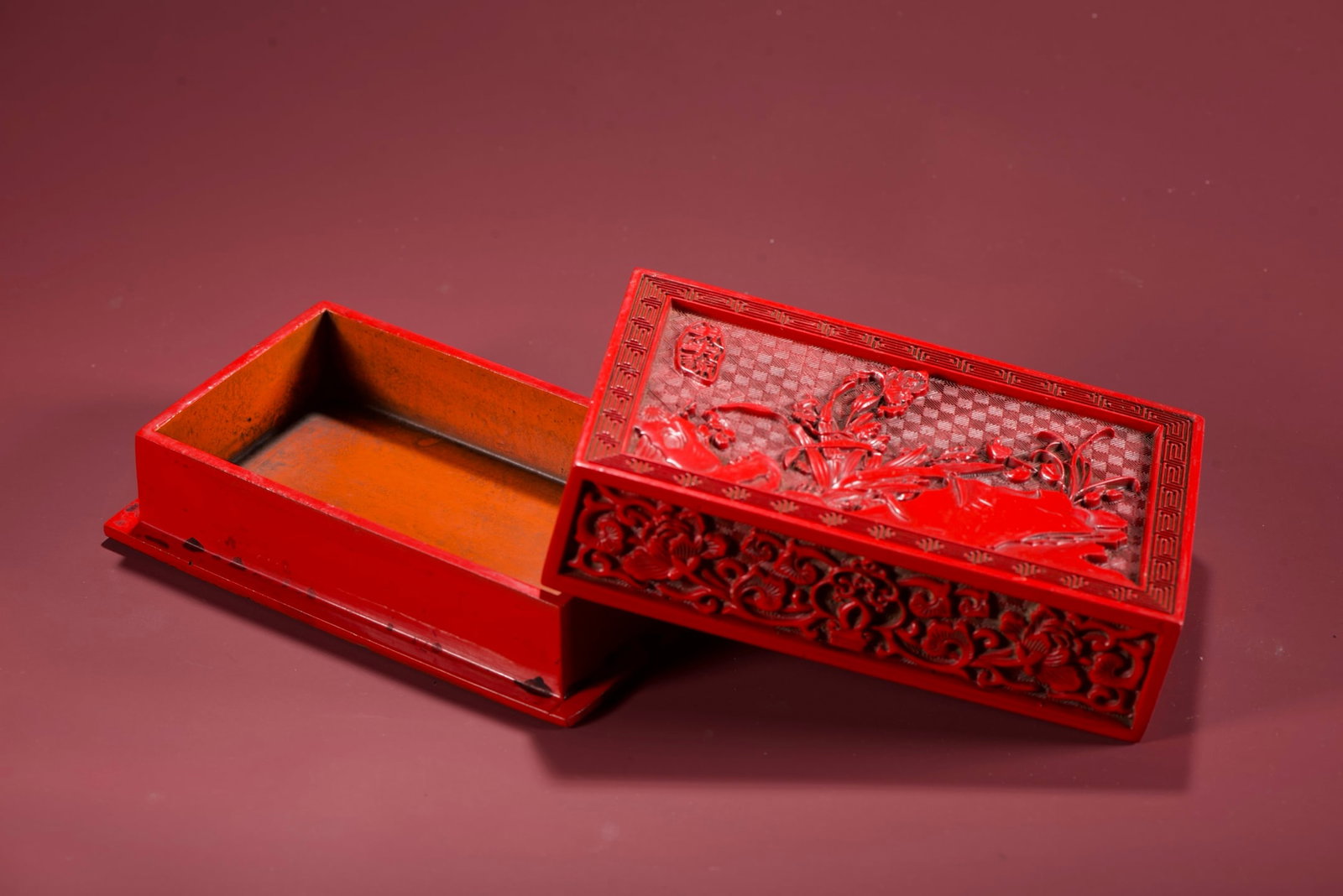 A delicate red lacquerware floral pattern study box - 8