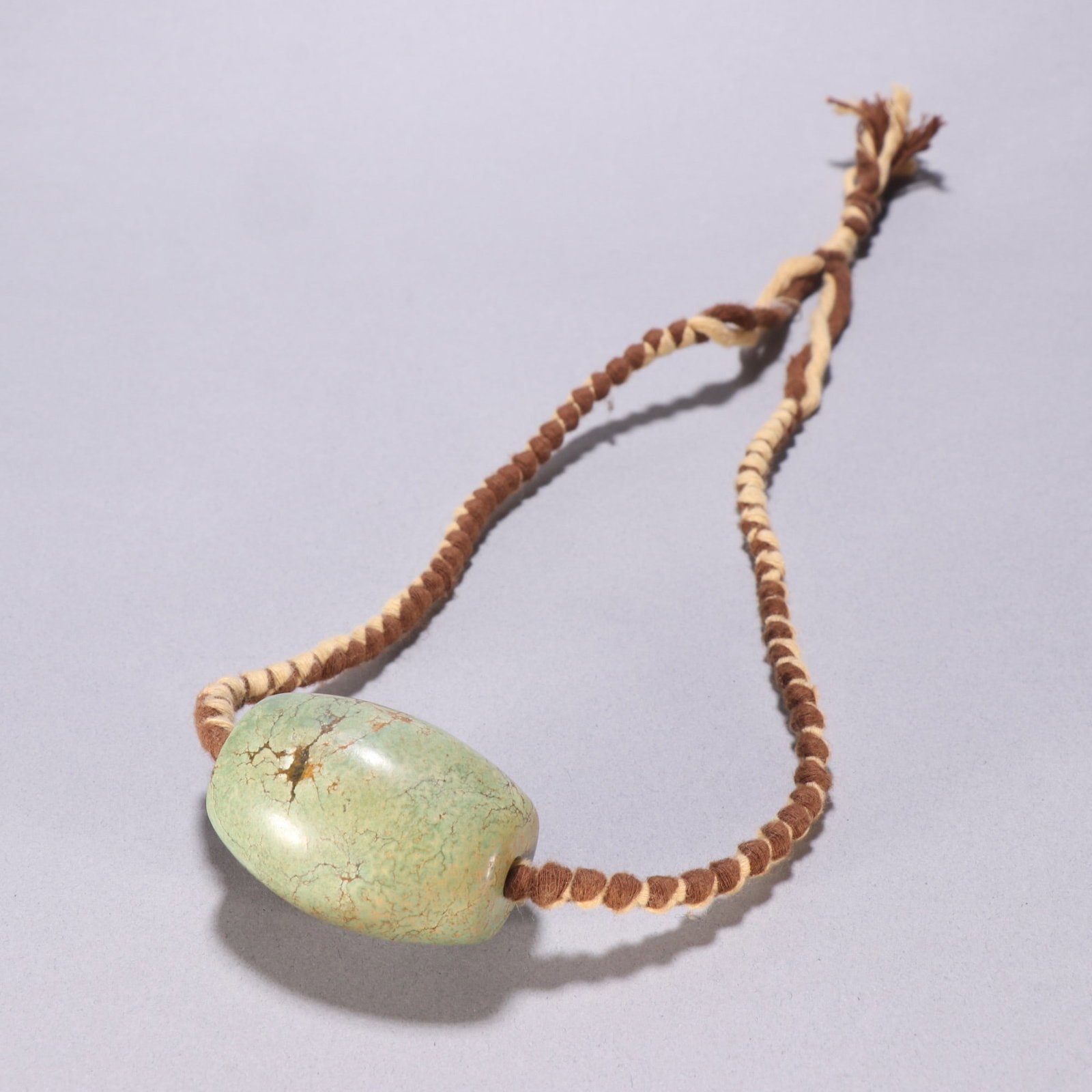 A beautiful turquoise bead: Exquisite turquoise beads Size: L: 4.9cm W: 3.4cm W: 0.0909kg Size: L: 4.9cm W: 3.4cm W: 0.0909kg (The Dimensions Of All Batches Are Manually Measured.If You Need More Detailed Information, Please Con