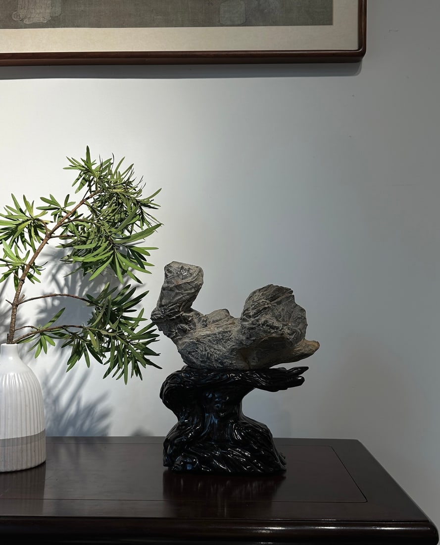 A beautiful Lingbi stone - 6