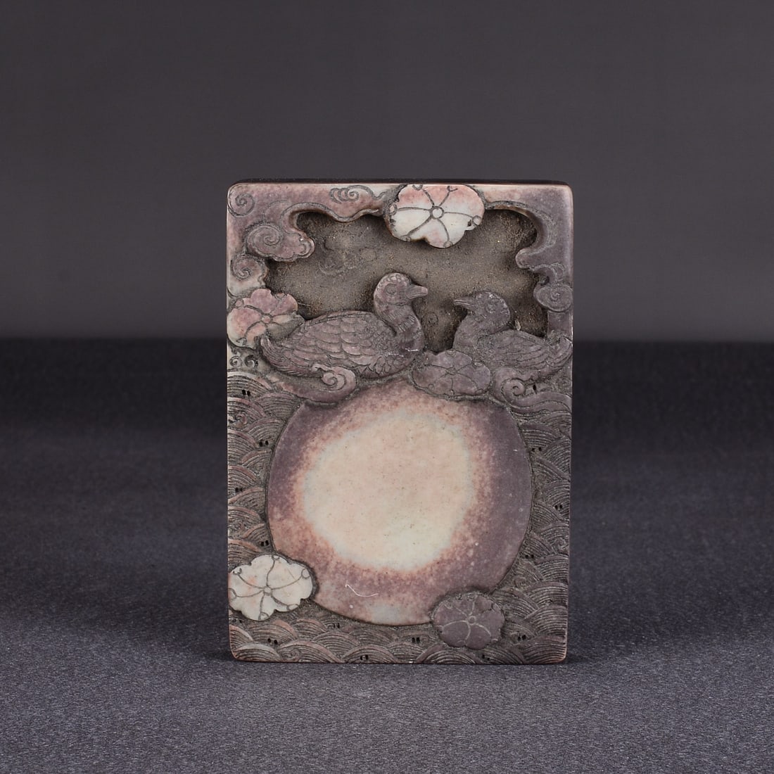 A delicate purple robe, jade belt, and a mandarin duck-shaped inkstone: Exquisite purple robe, jade belt, and mandarin duck hand inkstone Size:13.8x9.7x2cm W: 0.719 kg Size:13.8x9.7x2cm W: 0.719 kg (The Dimensions Of All Batches Are Manually Measured.If You Need More