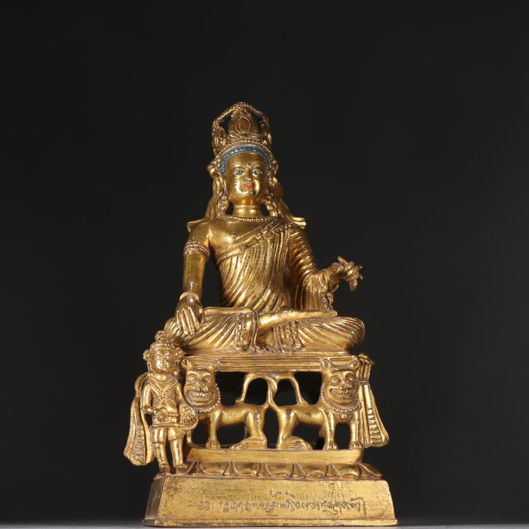 A finely crafted gilt bronze statue of Shakyamuni Buddha (1 of 9)