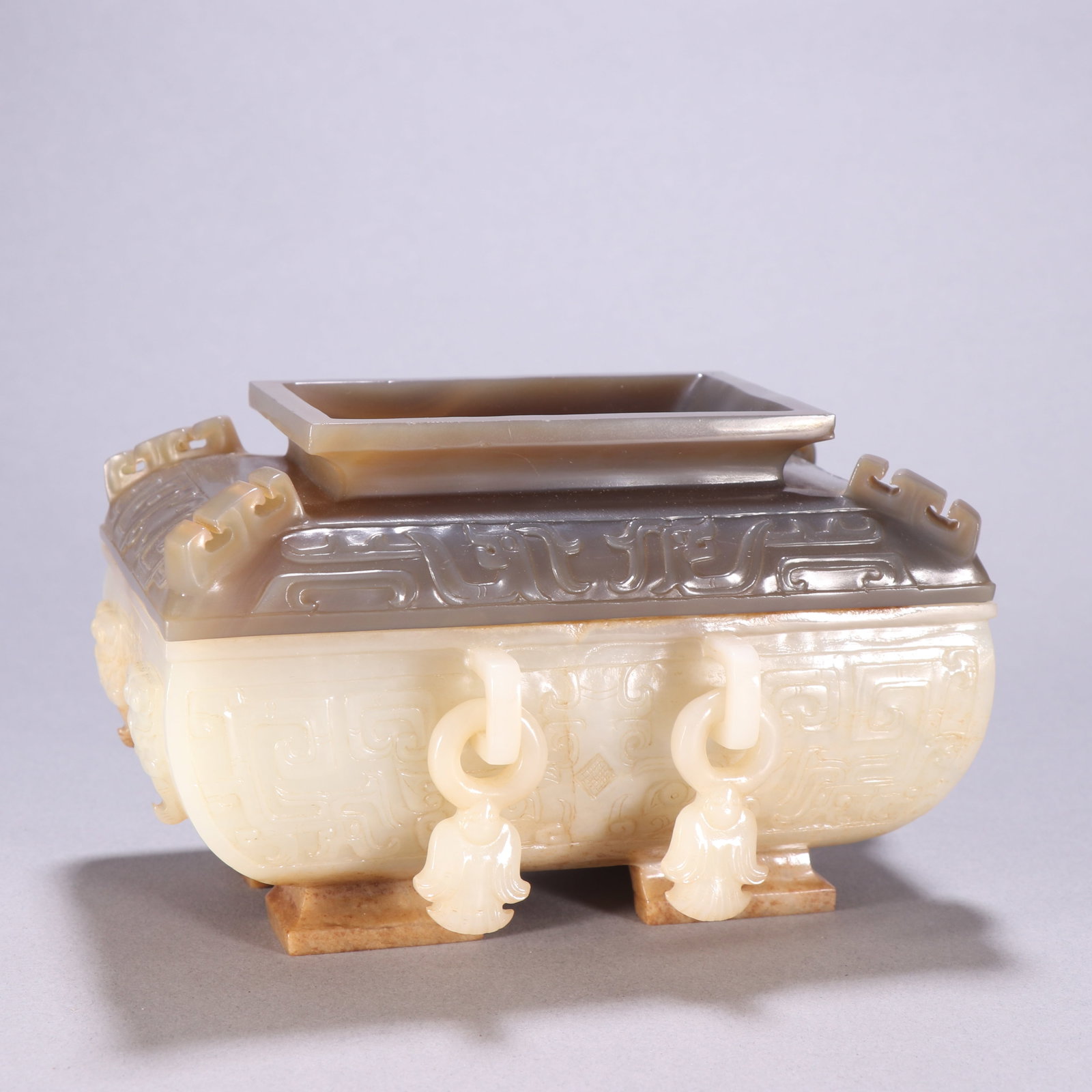 A beautiful Hetian jade box with agate lid (1 of 9)