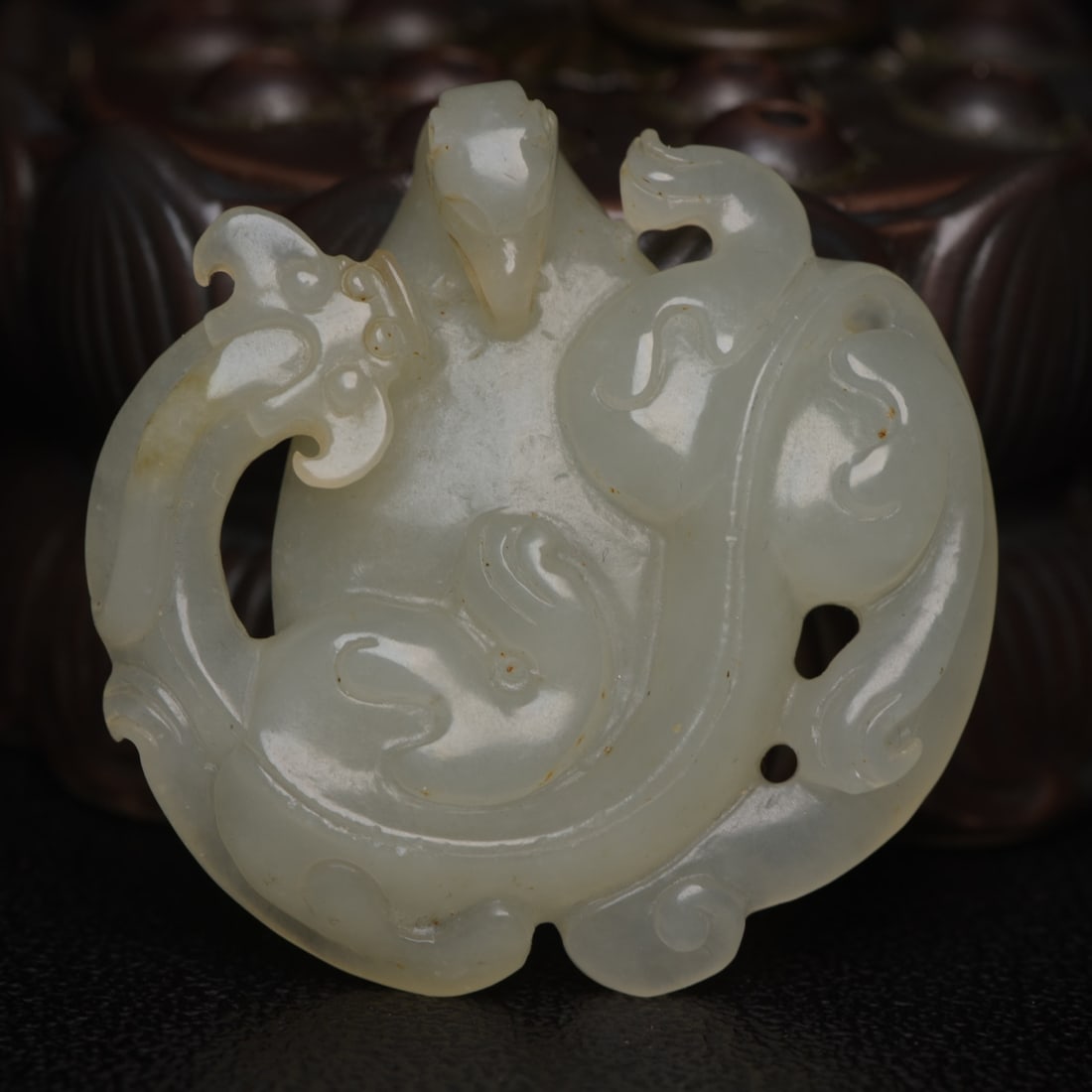 A beautiful Hetian jade dragon and phoenix button (1 of 8)