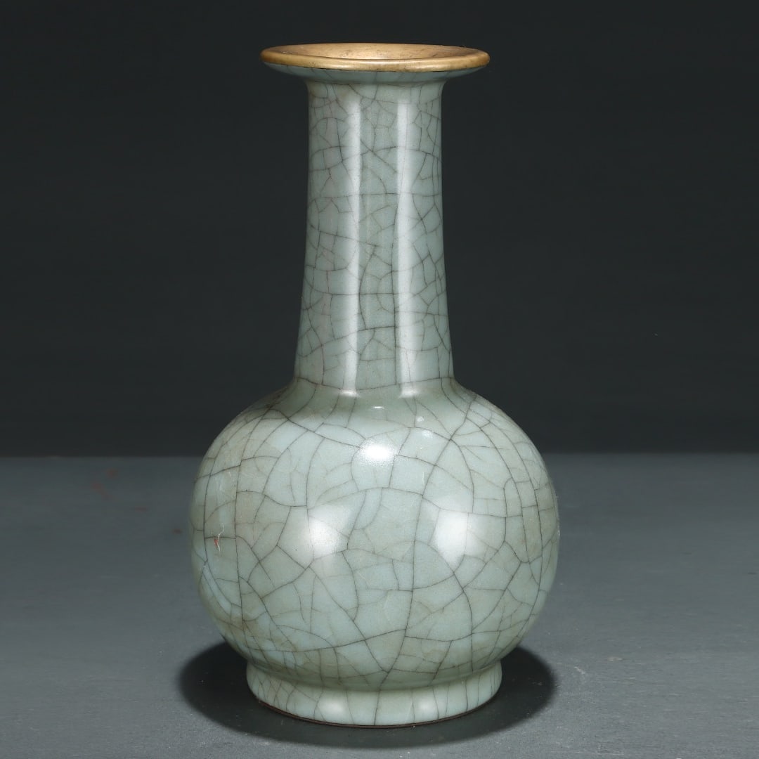 A Song Dynasty official kiln gold-plated inscribed celestial globe vase (1 of 8)
